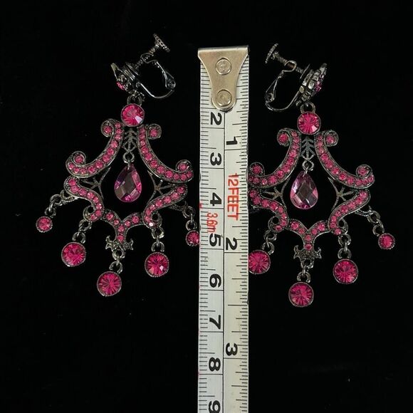 Joan Rivers Parisian 2.5” Chandelier Clip On Hot Pink and Black Metal Earrings - Picture 7 of 7